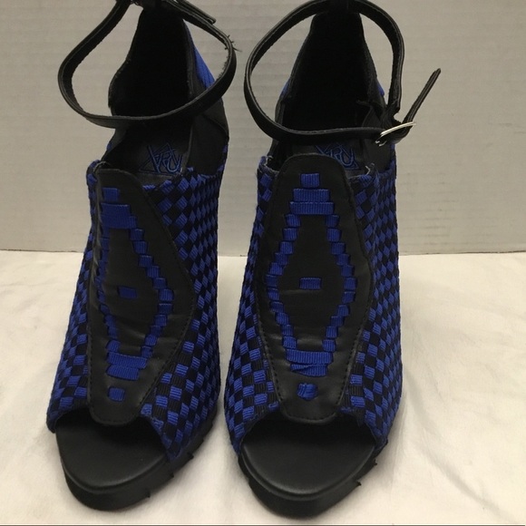 YRU SHOES - Picture 2 of 14